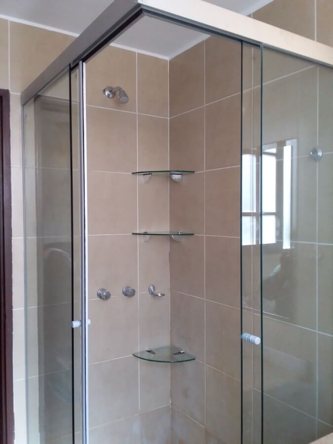 BOX EN VIDRIO TEMPLADO INCOLORO